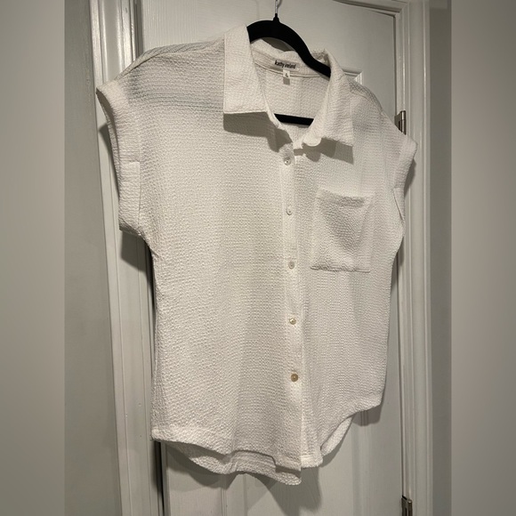Kathy Ireland Size S Textured Gauze White Short Sleeve Pearl Button Down Shirt - Picture 3 of 13